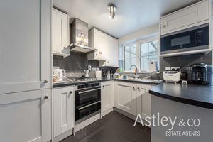 kitchen- click for photo gallery